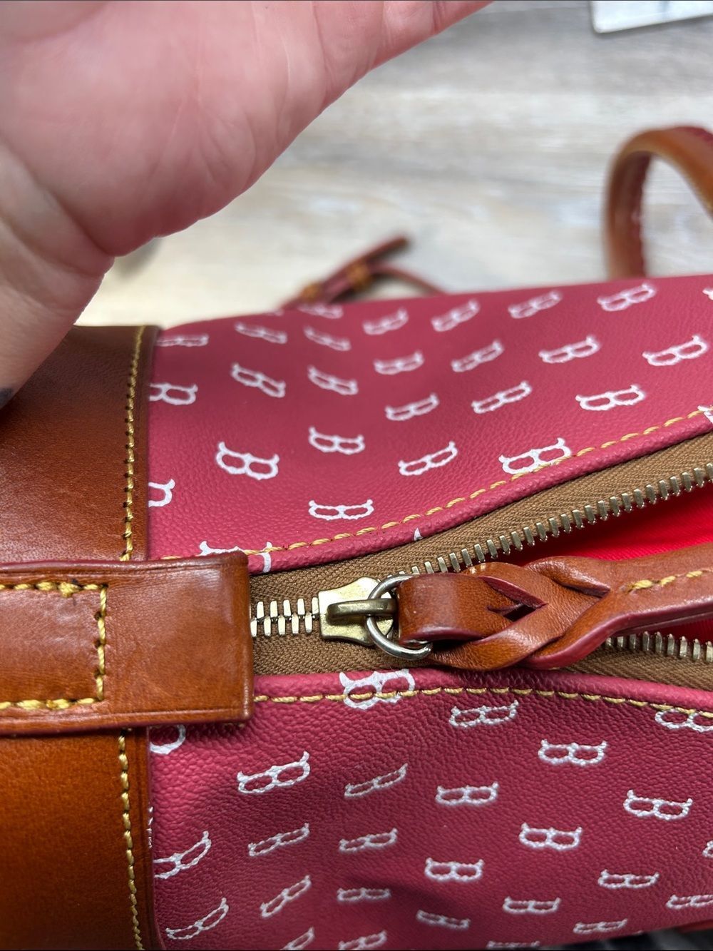 7144 Dooney & Bourke Boston Red Sox dome satchel 268887144 - Picture 9 of 14